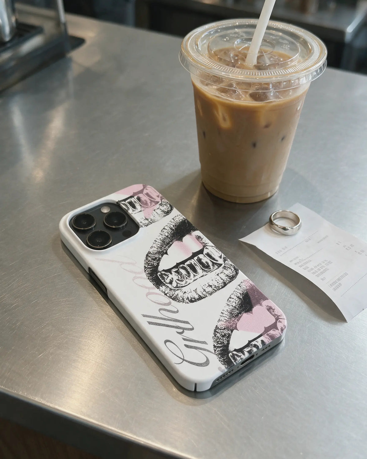 fangs-slim-snap-case-v4